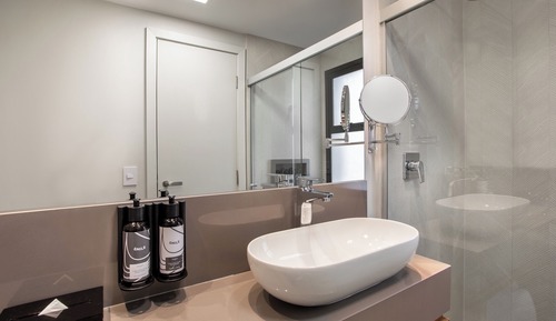 Innside, 1 King Bed, City View