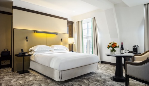 Deluxe Room, 1 King Bed