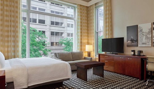 Deluxe Room, 1 King Bed with Sofa bed