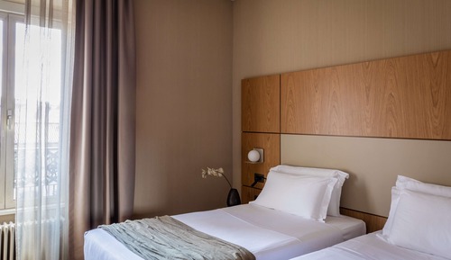 Deluxe Twin Room