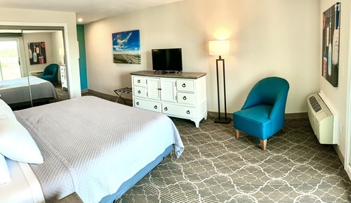 Room, 1 Bedroom, 2 Bathrooms