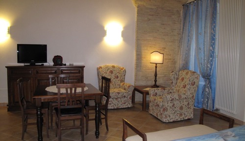 Standard Apartment, Annex Building