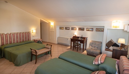 Triple Room