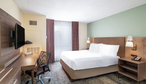 Studio Suite, 1 Queen Bed, Accessible (Comm)