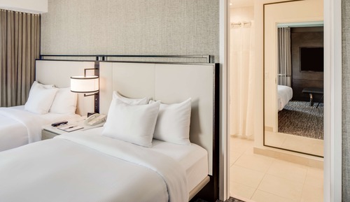 Premier Suite, 2 Double Beds, City View