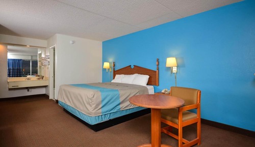 Standard Room, 1 King Bed, Smoking