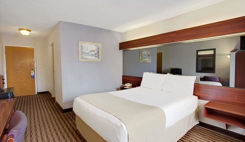Standard Room, 1 Queen Bed