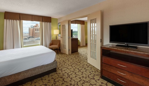 Deluxe Suite, 1 King Bed, Accessible (Roll-In Shower)