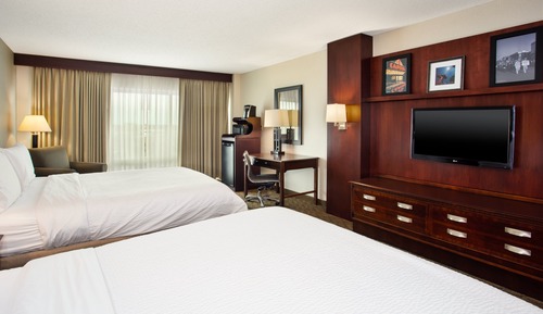 Suite, 2 Queen Beds, Mobility Accessible (Accessible Tub)