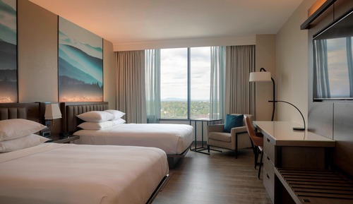 Club Room, 2 Queen Beds, Non Smoking