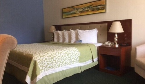 Room, 1 King Bed, Accessible, Non Smoking (Mobility)