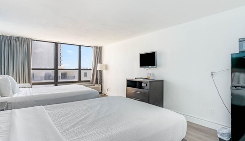 Oceanfront Queen Suite