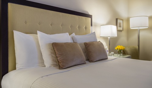 Premier Room, 1 King Bed