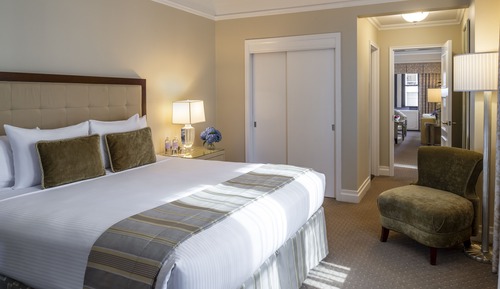Suite, 1 Bedroom (On the Avenue)