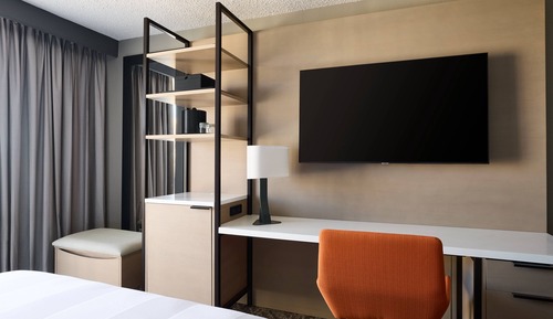 Room, 1 King Bed, Bathtub (Mobility/Hearing Accessible, Tub)