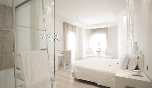 Exclusive Room