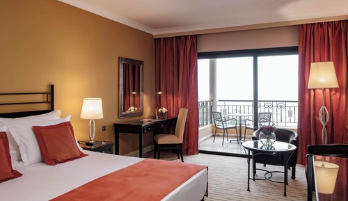 Deluxe Room, 1 Queen Bed, Sea View