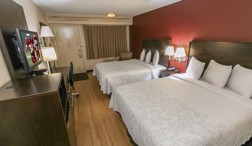 Deluxe Room, 2 Double Beds (Smoke Free)