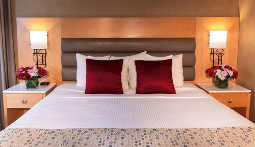 Premier Room, 1 King Bed, Balcony, City View