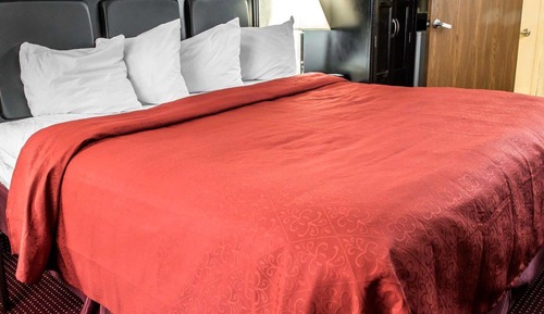 Room, 1 King Bed, Accessible, Smoking