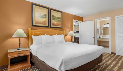 Suite, 1 King Bed, Non Smoking