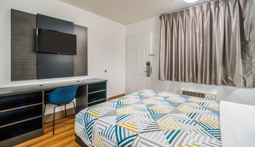 Standard Room, 1 Queen Bed, Non Smoking