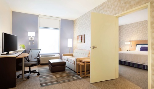 Suite, 1 King Bed, Accessible, Non Smoking (Roll-in Shower)