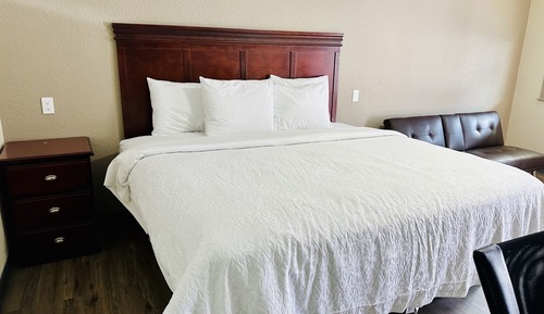 Room, Ensuite (1 King Bed+ Kitchen)