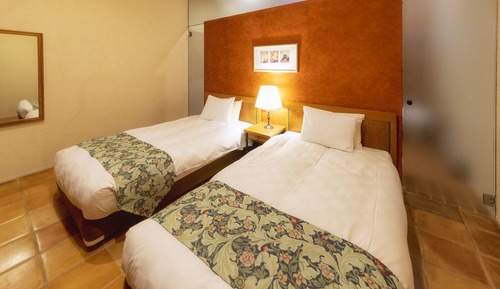 [Forest Village] Dinner buffet with 2 meals (dinner starts at 6pm), room for 4