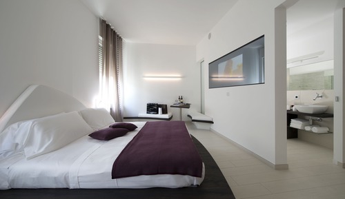Luxury Apartment, Jetted Tub