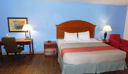 Efficiency, Room, 1 King Bed, Non Smoking