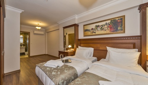 Family Room, 2 Bedrooms, City View