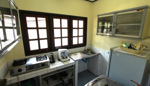 Room, Garden View