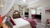 Erehwon Spa Suite