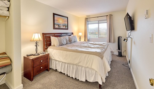 Premium Condo, 1 Bedroom, Kitchen, Beach View