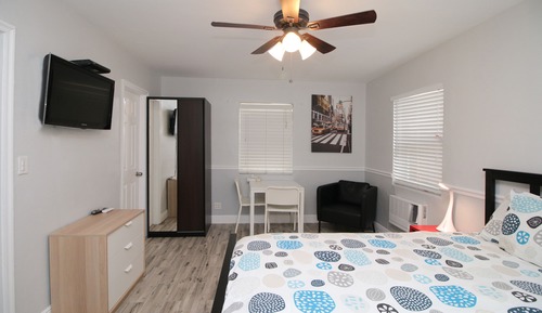 Studio, Kitchenette