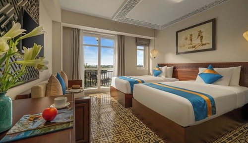 Junior Double or Twin Room, Pool View