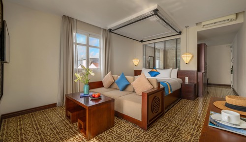 Junior Double Room, Non Smoking, River View