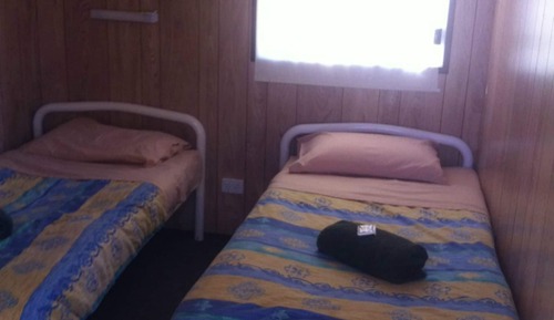 Anna Creek & Stuart Creek - Twin room with Private External Bathroom 