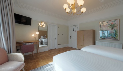 Luxury Twin Room with Shower