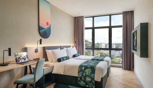 1-Bedroom Premier Twin