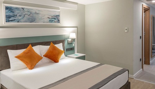 Standard Double Room, 1 Queen Bed, Non Smoking, Pool View