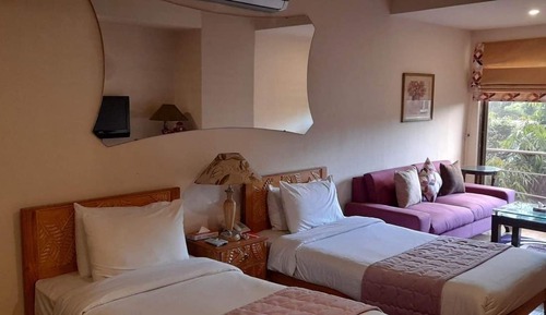 Deluxe Double or Twin Room