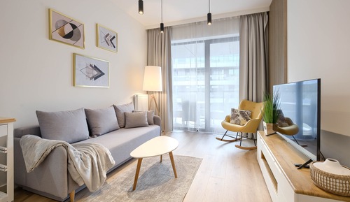 Apartment (9 B)