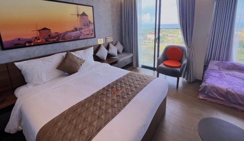 Deluxe King Room