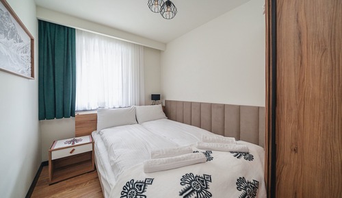 Apartment (L6)