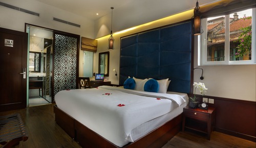 Honeymoon Suite