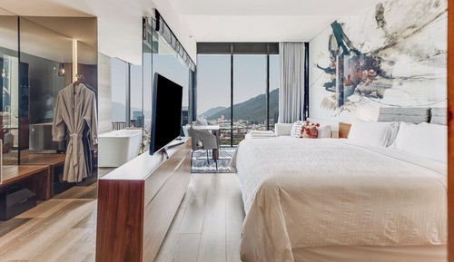 Deluxe Room, 1 King Bed