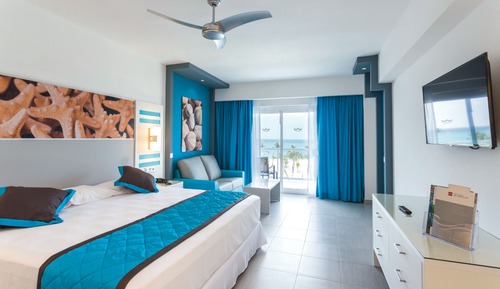 Double Room, Partial Ocean View (E)