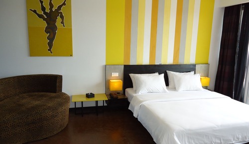 Suite, 1 King Bed (Men Only)